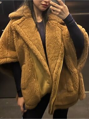 Maxmara Women’s Plush Teddy Coat Jacket in Camel